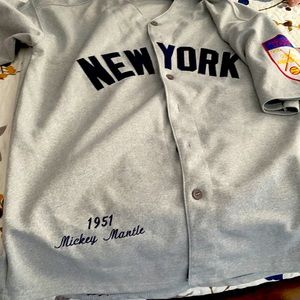 I’m selling an authentic Mickey mantle jersey